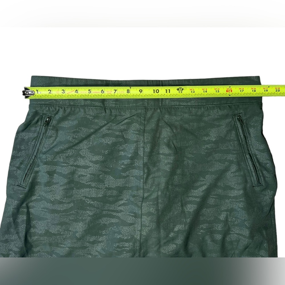 Orvis Size XL Green Camo Embossed Print Active Performance Skort Womens - Picture 11 of 15